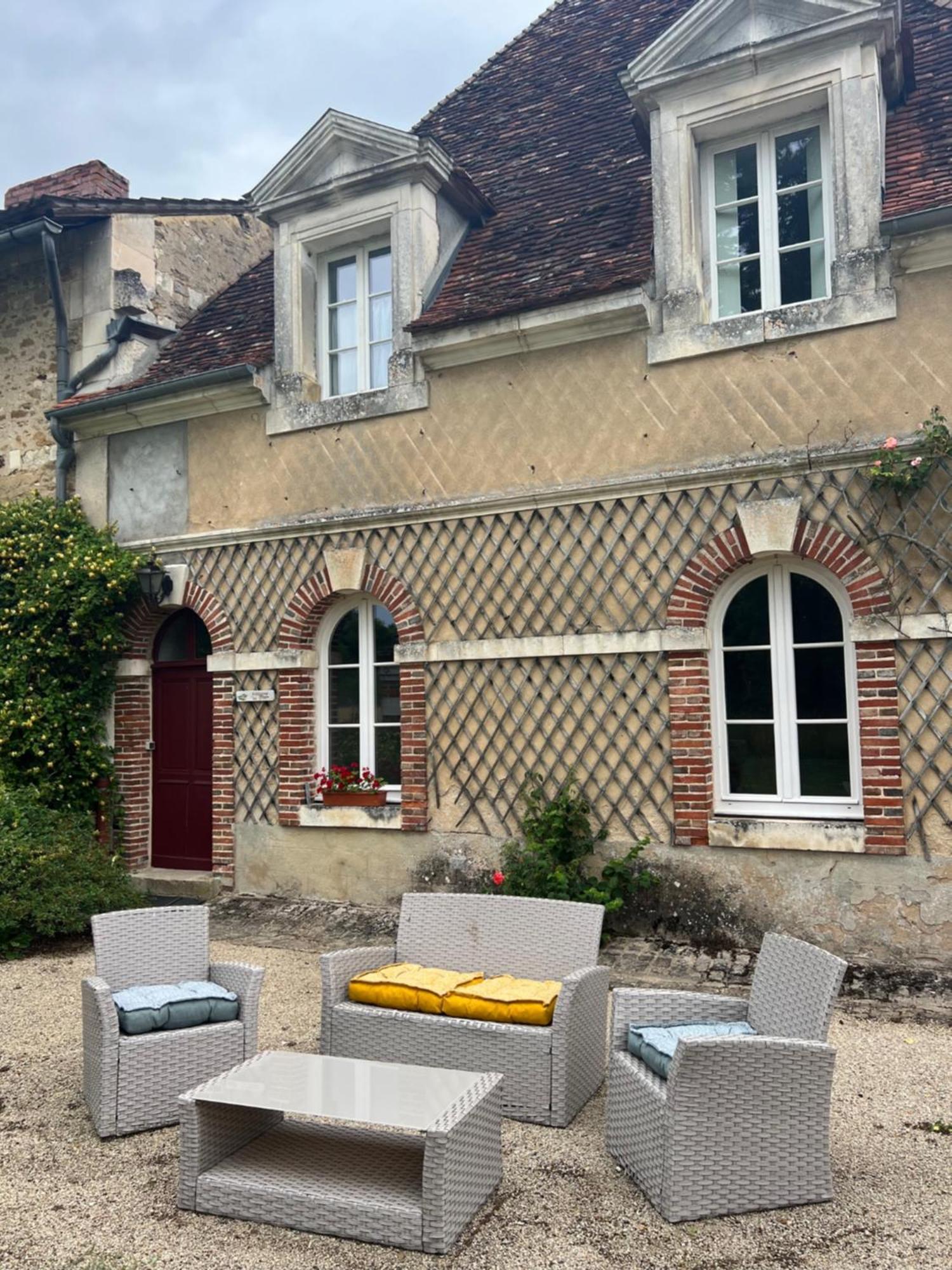 Chateau De Villefargeau Exterior foto