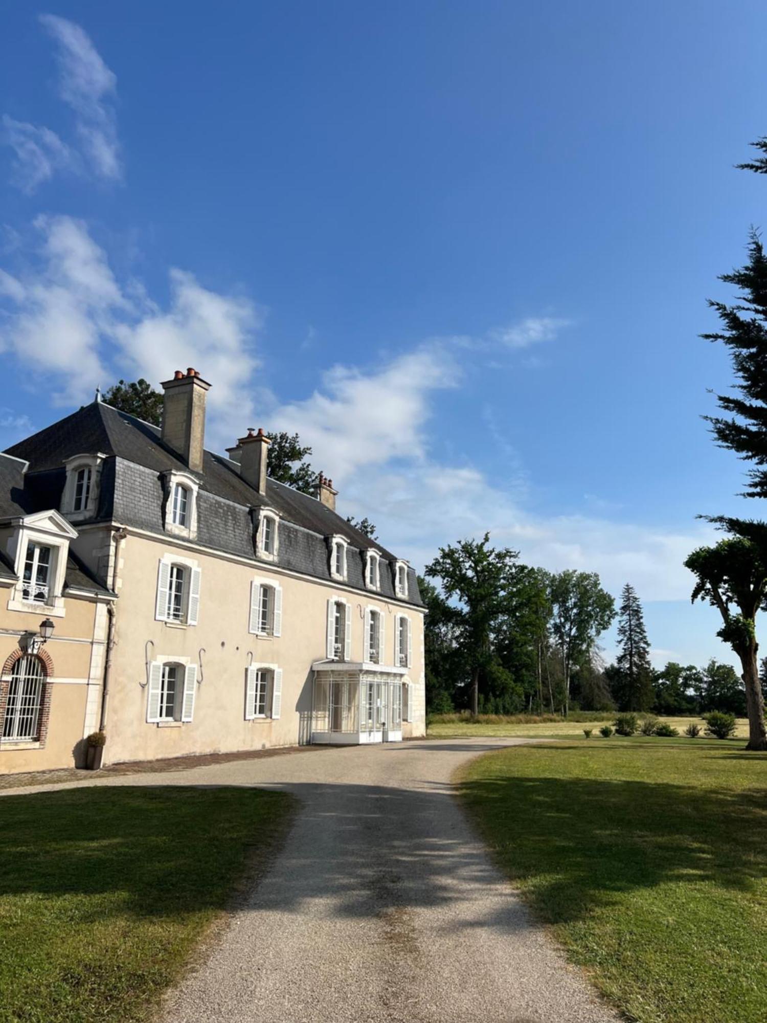 Chateau De Villefargeau Exterior foto